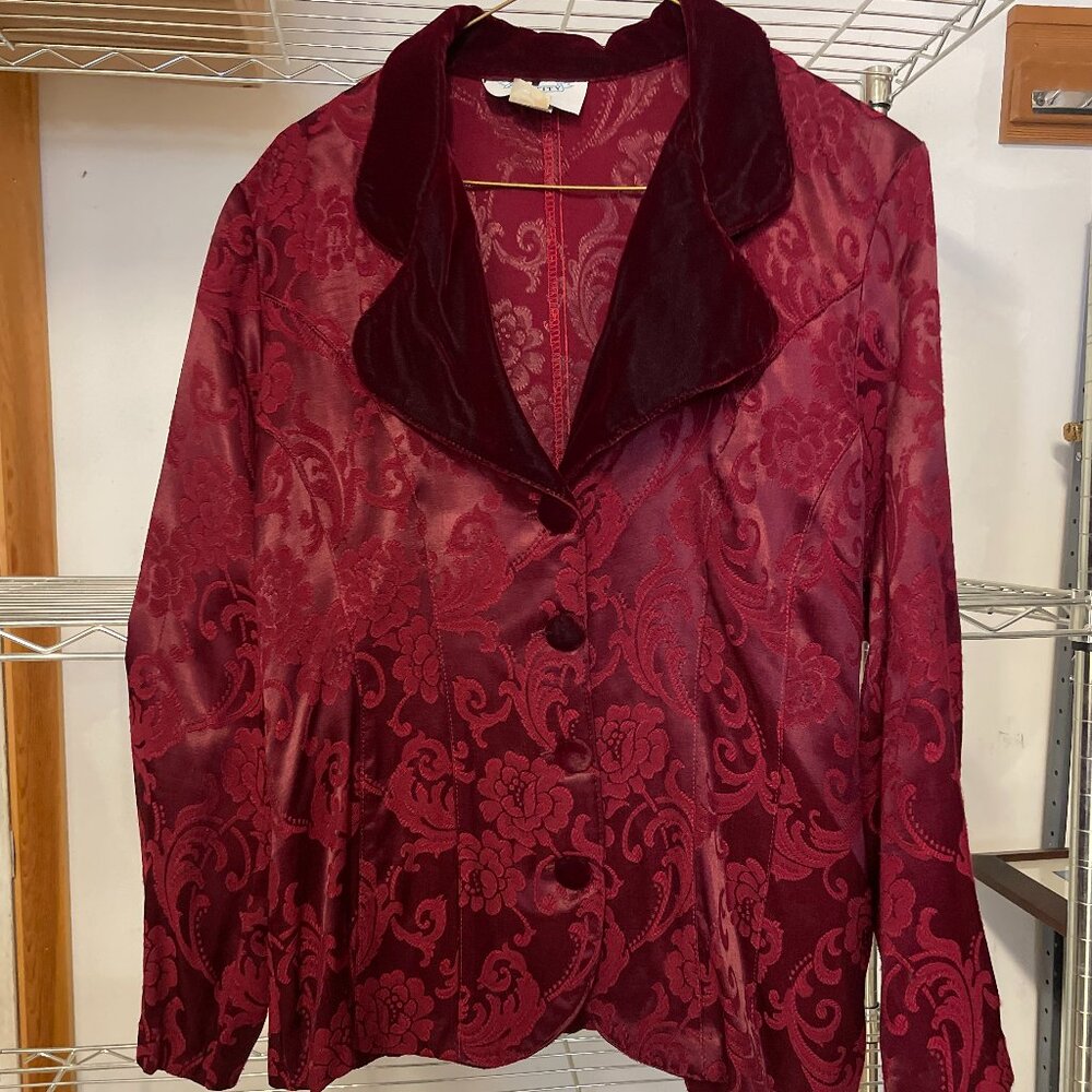 Beatutiful dark red satin/velvet 2 piece outfit